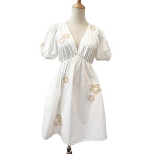 Madewell
Annamarie Embroidered Mini Floral Dress, Size